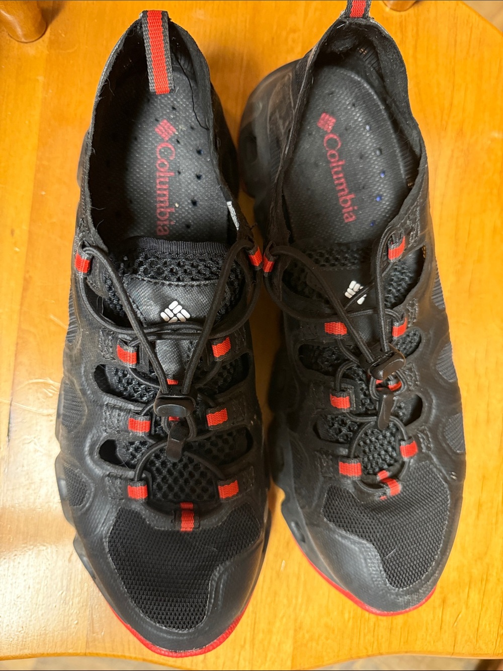 Men's Columbia Supervent III Size 8.5 Black/red